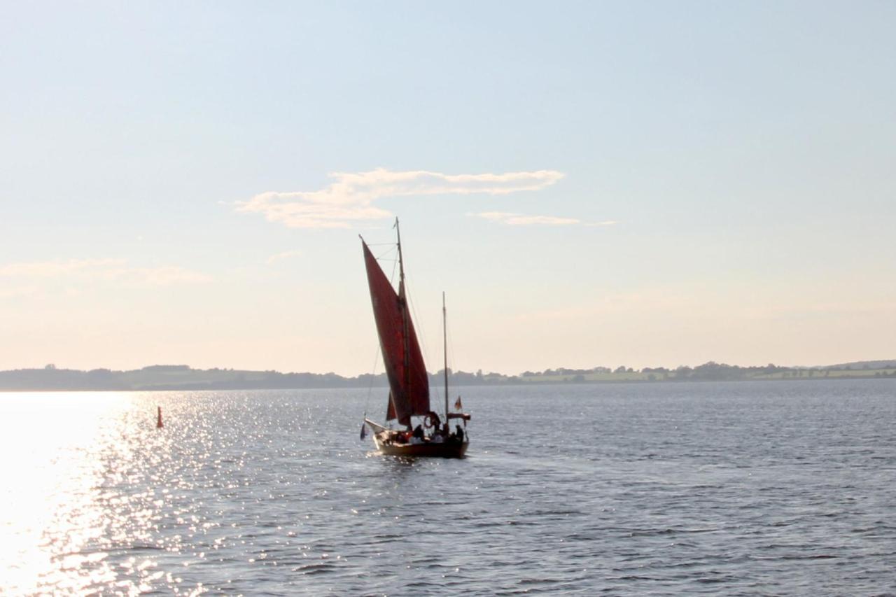 Strandnah Mit Terrasse, Gratis Nutzung Vom Ahoi Erlebnisbad Und Sauna In Sellin - Strandhaus Moenchgut Fewo06 Lobbe Luaran gambar