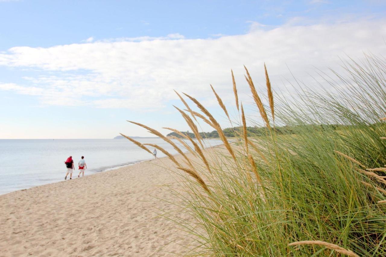 Strandnah Mit Terrasse, Gratis Nutzung Vom Ahoi Erlebnisbad Und Sauna In Sellin - Strandhaus Moenchgut Fewo06 Lobbe Luaran gambar